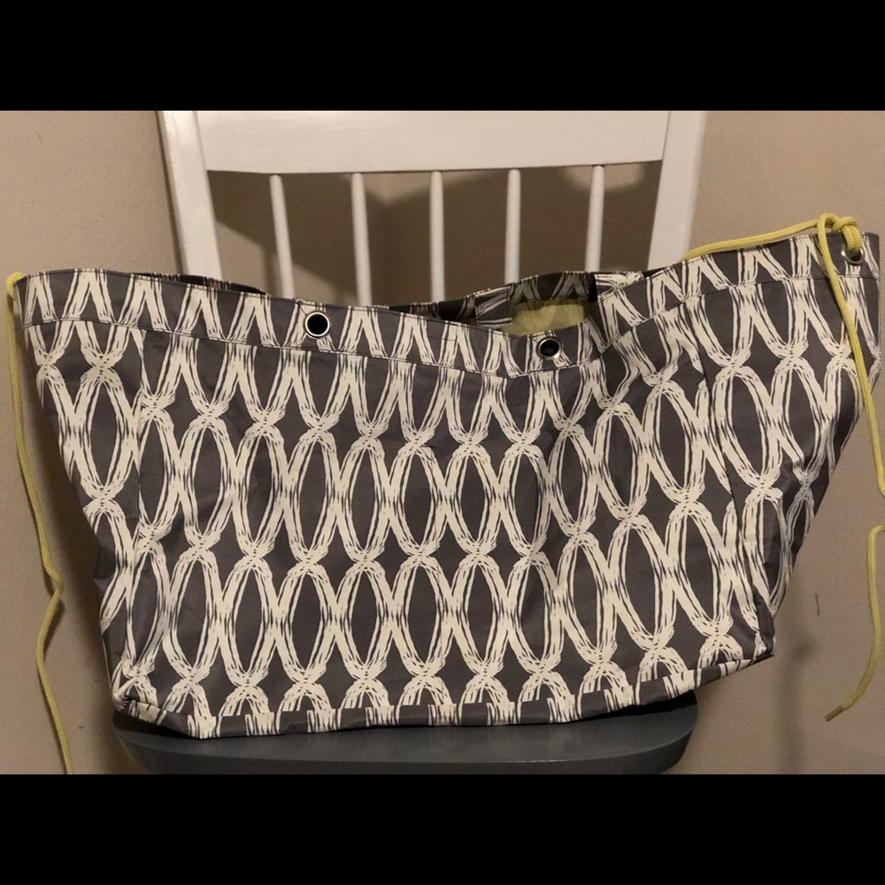 ❄️Thirty-One Soft Utility Tote❄️